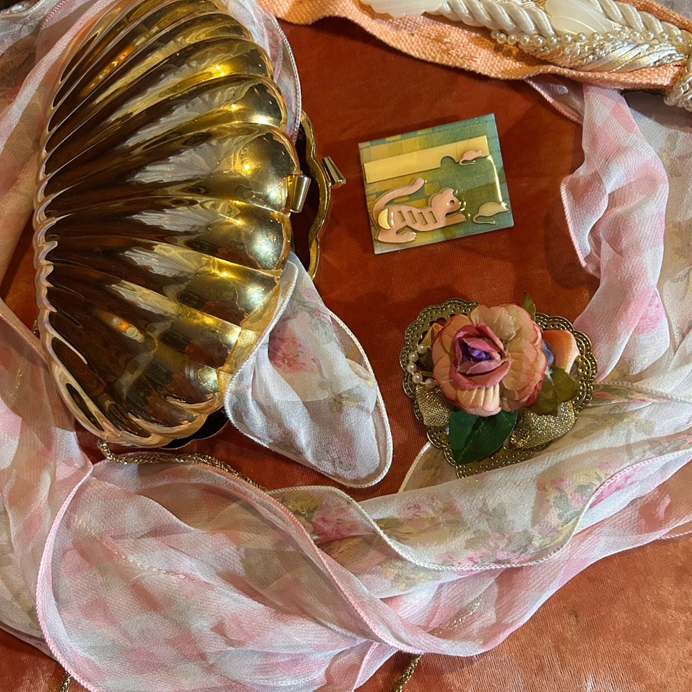 Vintage Accessory Bundle! - Picture 2 of 8